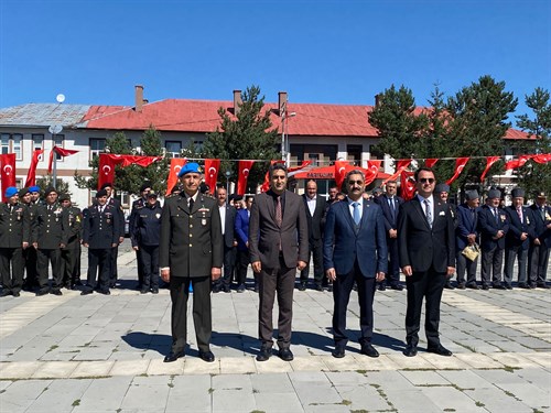 Gaziler Günü Çelenk Koyma Töreni